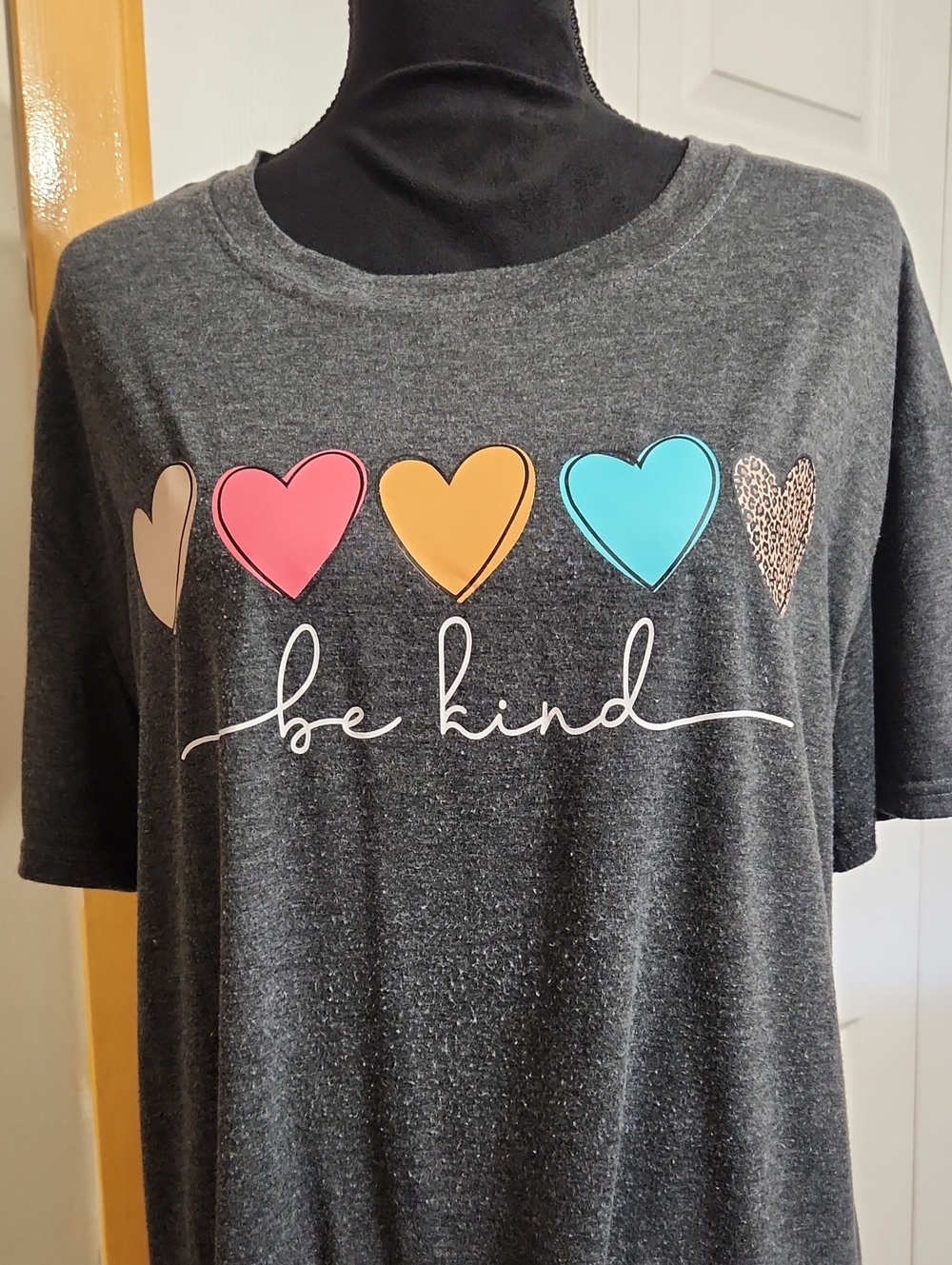 Be Kind Heart Graphic Short Sleeve Tee - Charcoal